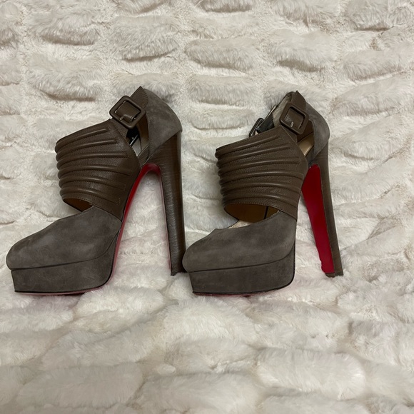 Christian Louboutin Bye Bye 160 Veau velour/Calf - EUC. Size 37 - Picture 2 of 6